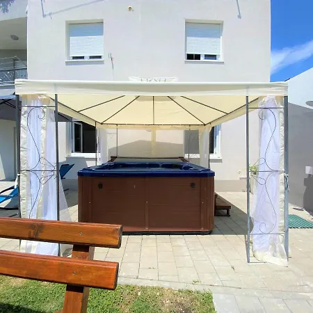 Apartment Lux Apartment Sea Shell With Jacuzzi Makarska