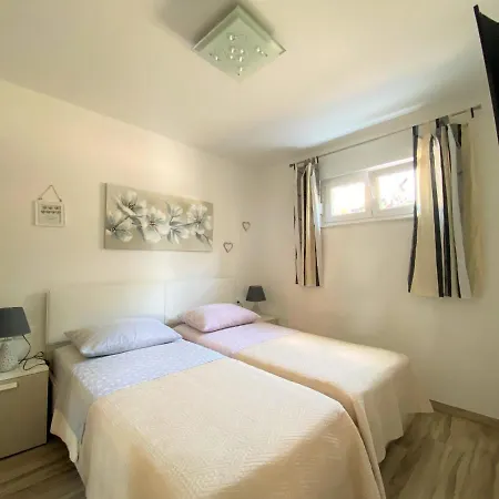 Apartment Lux Apartment Sea Shell With Jacuzzi Makarska