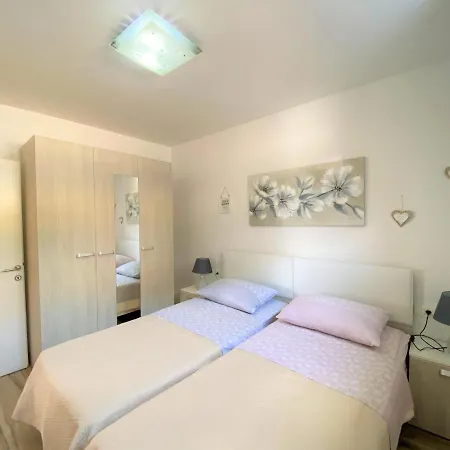 Lux Sea Shell With Jacuzzi アパート
