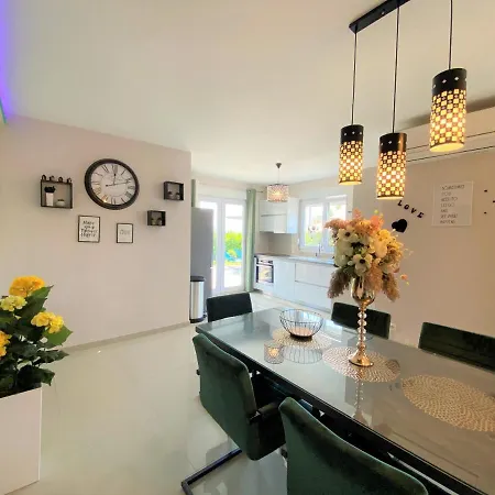 Lux Sea Shell With Jacuzzi Apartamento