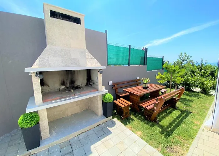 Lux Apartment Sea Shell With Jacuzzi Makarska