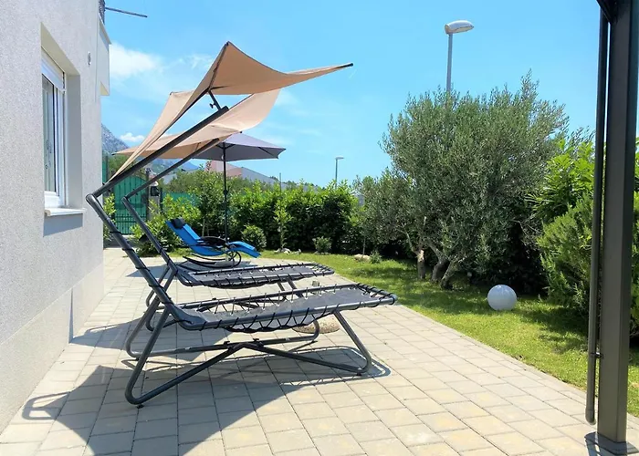 Lux Sea Shell With Jacuzzi *