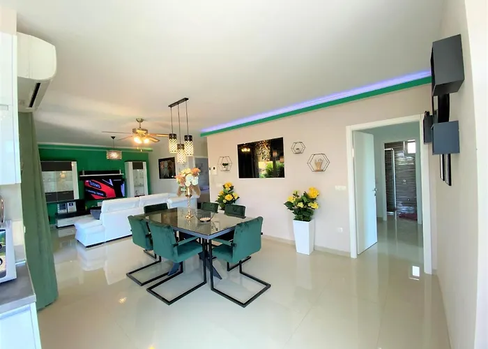 Lux Sea Shell With Jacuzzi Apartmán