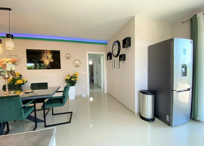 Lux Sea Shell With Jacuzzi Apartmán