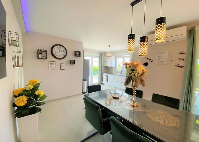 Lux Sea Shell With Jacuzzi Apartmán