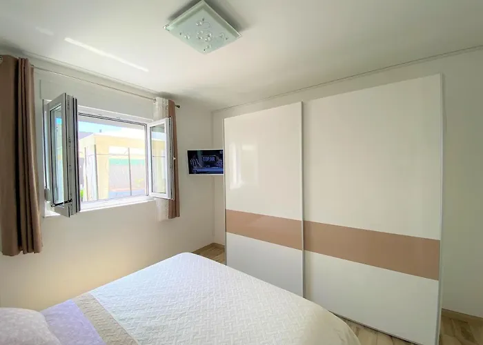 Lux Sea Shell With Jacuzzi Apartmán *